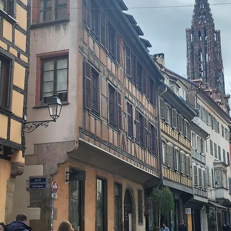 Secteur Cathedrale 아파트 *